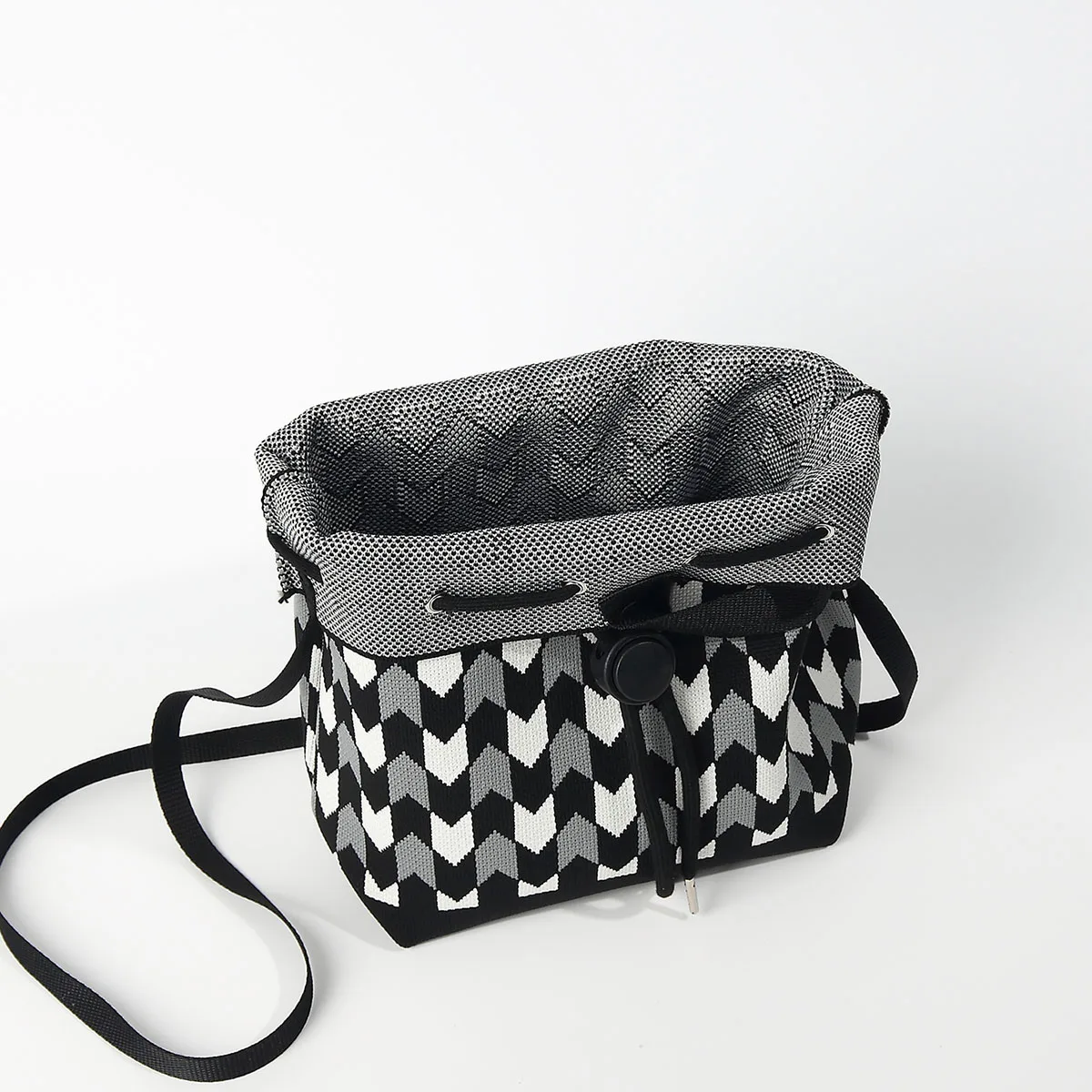 Classic Contrasting Color Geometric Knitted Breathable Lightweight Drawstring Drawstring Bag Bucket Bag, Large Capacity Foldableable Mobile Phone Umbrella Cosmetics Book, Fashionable and Versatile Casual Women's Work Clothing Travel Vacation Shopping