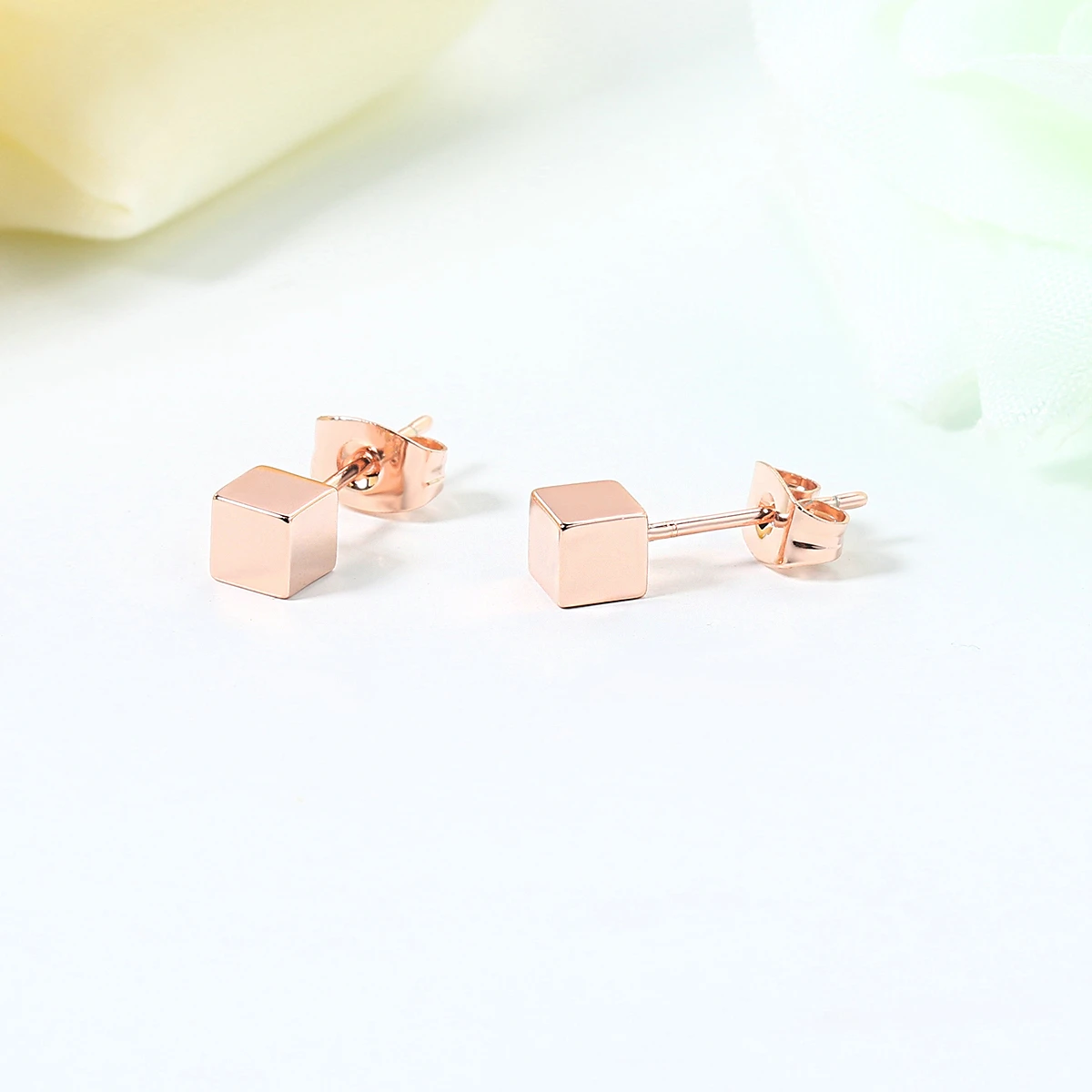 Simple Cute Cube Shaped Geometric Stud Earrings For Women Rose Gold Color For Female Daily Party Gift Fashion Jewelry E536