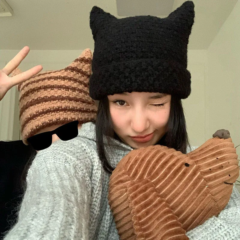 Gorro japonés Y2K para mujer, gorro de punto a rayas con orejas de gato, Jersey puntiagudo, Otoño e Invierno