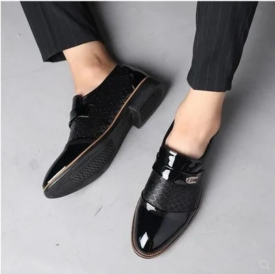 Men\'s shoes Leather Embossing Classic Fashion Luxury men shoes Wear-resistant Non slip Mans footwear Anti-slip Black shoes