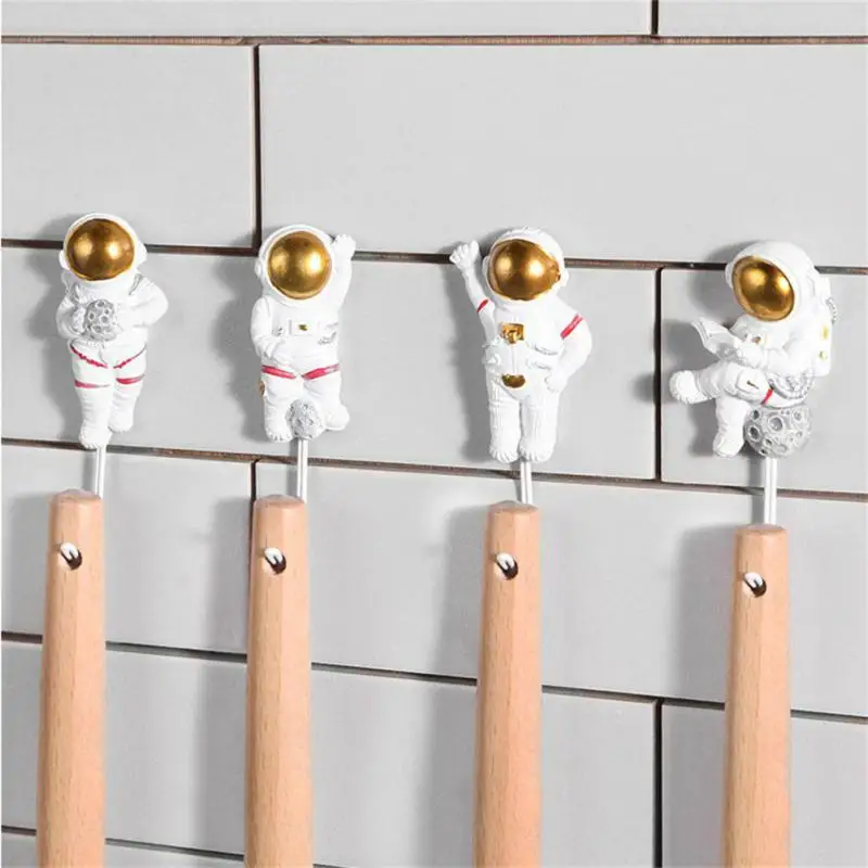 Astronaut Hook Household Storage Hooks No Trace Cartoon Kitchen Organizer Cute Multiple Use Adhesive Wall Hook Key Holder