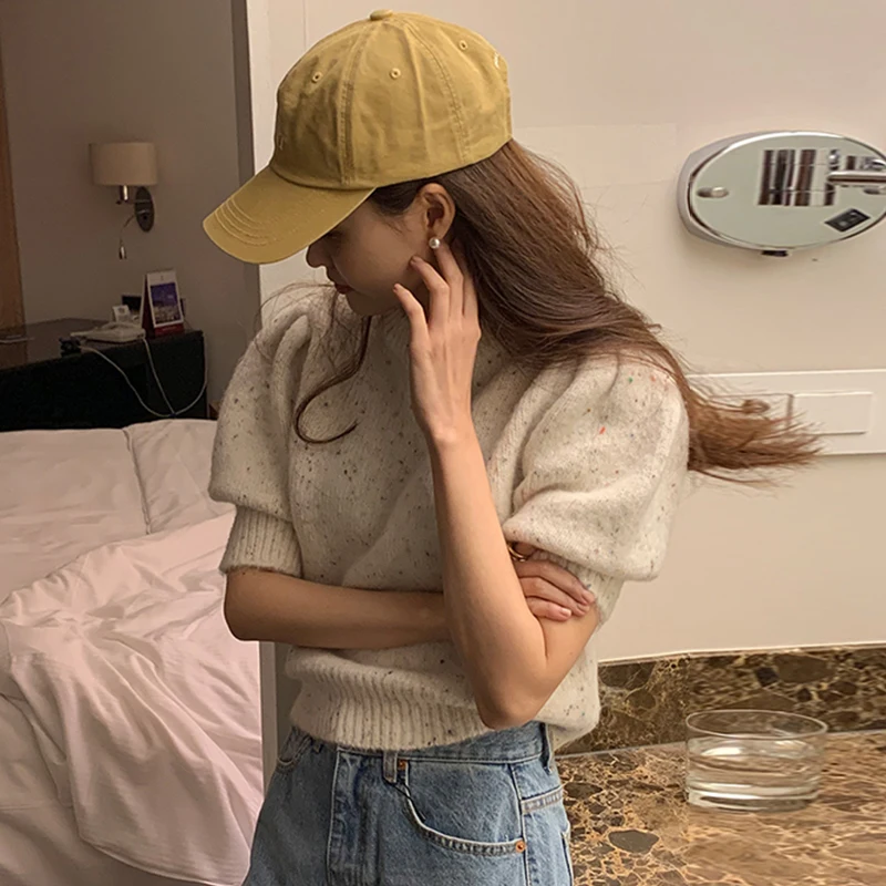 

Chic Spring Women's round Ne ort Sve Knitted Sweater Loose Fit Mixed Color Design Casual Versatile Comfortable Knitwear