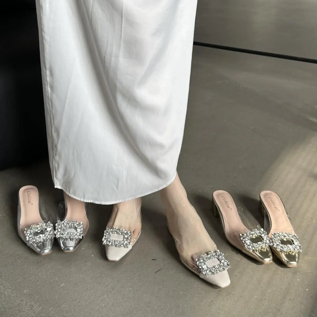 transparent-flat-bottom-sandals-women's-summer-fashion-elegant-head-cover-slippers-water-diamond-square-buckle-half-slippers