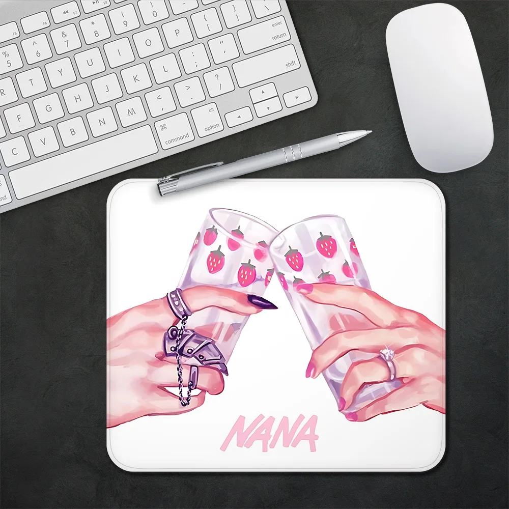 نانا أنيمي لوحة ماوس الألعاب XS لوحة ماوس صغيرة لألعاب الكمبيوتر سطح المكتب الديكور مكتب ماوس حصيرة Deskmat البساط