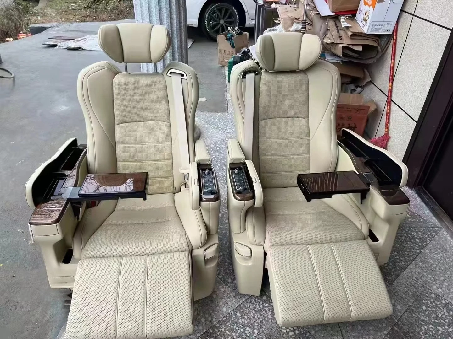 New Luxury Custom Electric Eight-Way Ventilation Heating Pneumatic Press Car Seat for Van MPV Replacement
