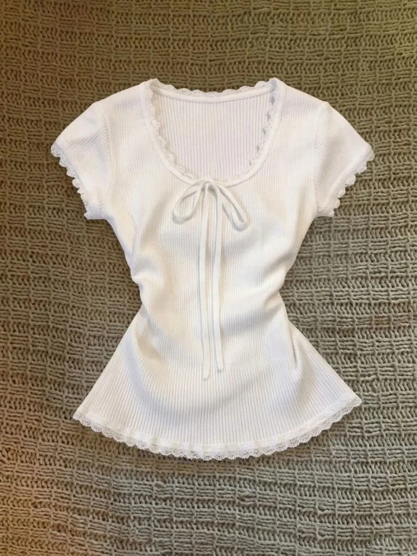 

Sweet Girl Style Lace Splicing Low round Neck Short Sleeve T-Shirt Women Summer Age Reduction Slimming Small Size Top