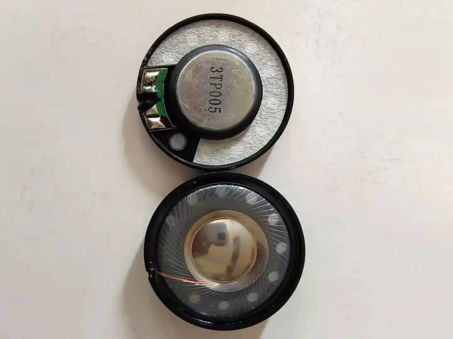 ชุดลำโพงหูฟังมอนิเตอร์ขนาด40มม. 24ohm ระบบไฮไฟไดรเวอร์หูฟังสวมศีรษะไบเลี่ยมเมมเบรนนีโอดิเมียมมีระยะห่างที่ดี2ชิ้น