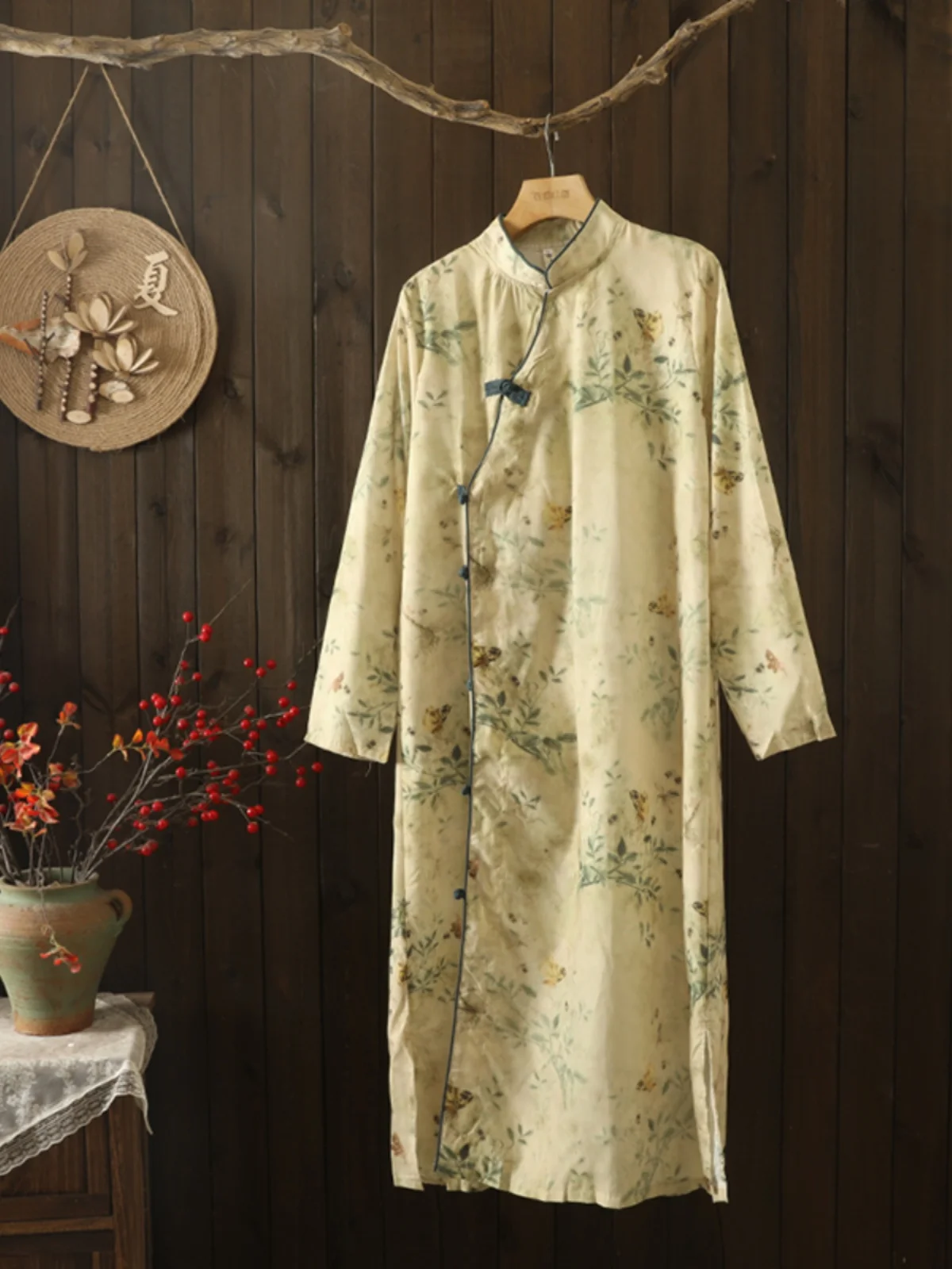 

Для похудения большого размера из хлопка и льна с принтом Qipao Dr, воротник-стойка, длинный свек, ранняя осень, ретро, на пуговицах, женские моющиеся...