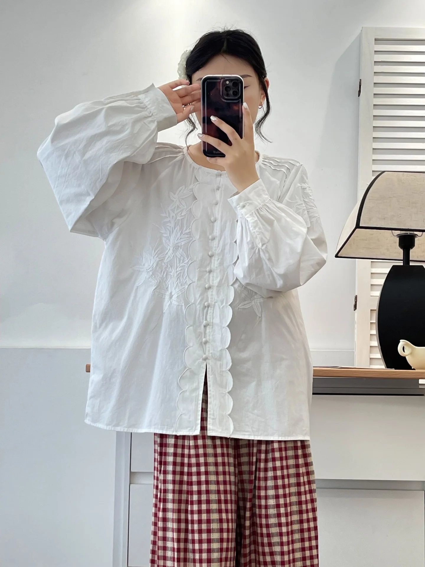 2025年秋新作 コットンランタン袖シャツ レディース Oネック 刺繍フリル 森ガール フレンチOL 通勤 ルーズブラウス T5N255CC