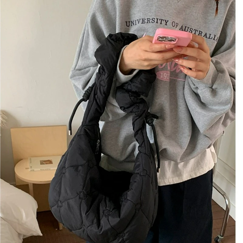 

High Quality Texture Shoulder Bag Cute Large Capacity Shoulder Bag Fashionable Pleated Cloud Shaped Bag