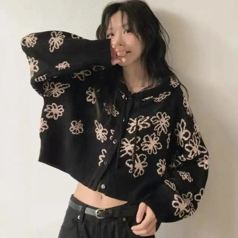 Sweet Cute Teenage Bow Round Neck Long Sleeved Knitted Sweater for Autumn Winter Beautiful Looking Girl's Loose Casual Sweater