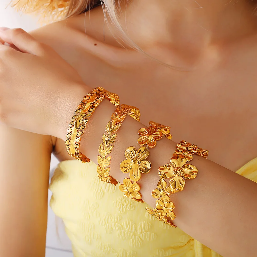 

Elegant Big Flowers Cuff Bangles Bracelets for Women Stainless Steel Sweet Gold Color Geometric Adjustable Wide Bracelet Jewelry