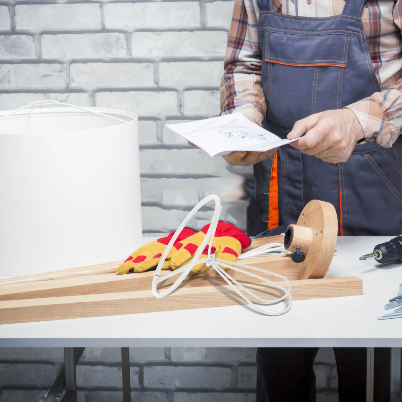 

2Pcs Lamp Shade Clip Iron Metal Clamp on Lampshade Adapter Lightweight for Table Floor Lamp Lighting Accessories