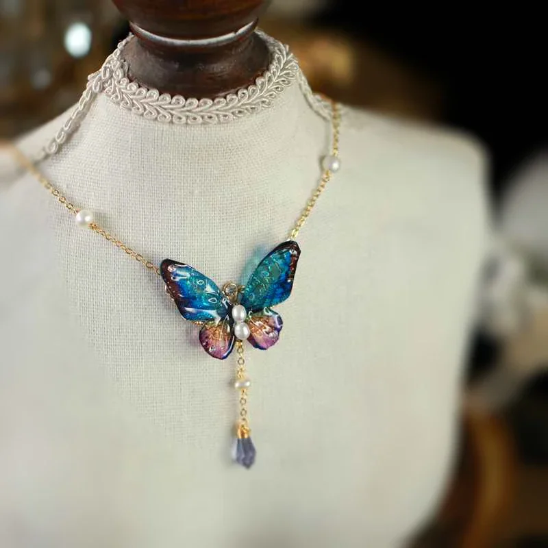 FXLRY Handmade Natural Freshwater Pearl Vintage Butterfly Short Clavicle Chain Necklace For Women's Jewelry