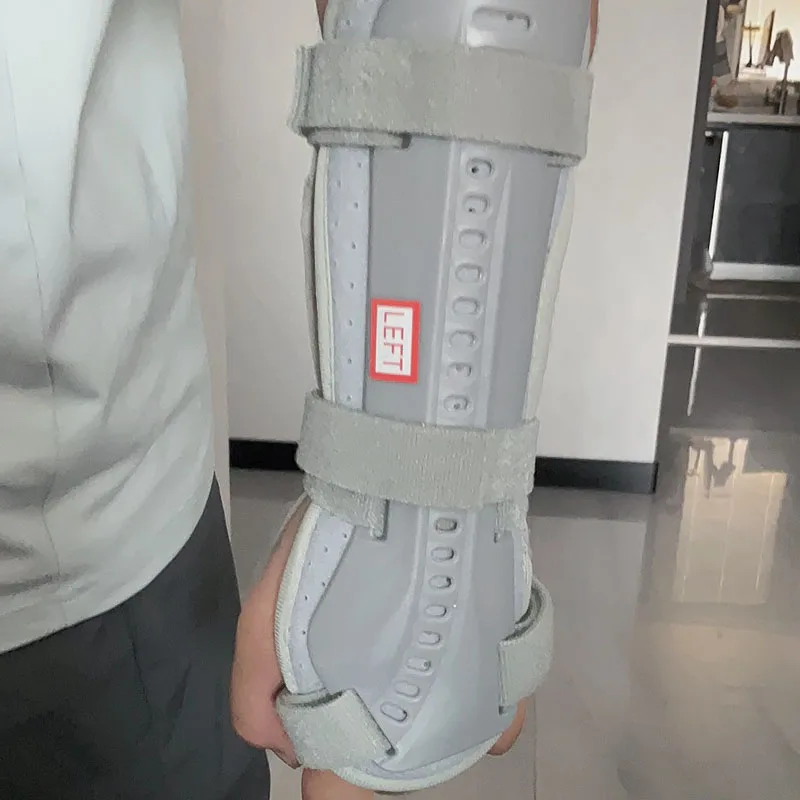 

1Pcs Adjustable Breathable Wrist Splint-Wrist Splint Carpal Tunnel Protector-Injury Fracture Fixed Orthopedic Wristband