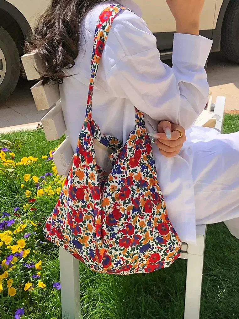 

Floral shoulder bag, canvas bag, printed large capacity backpack