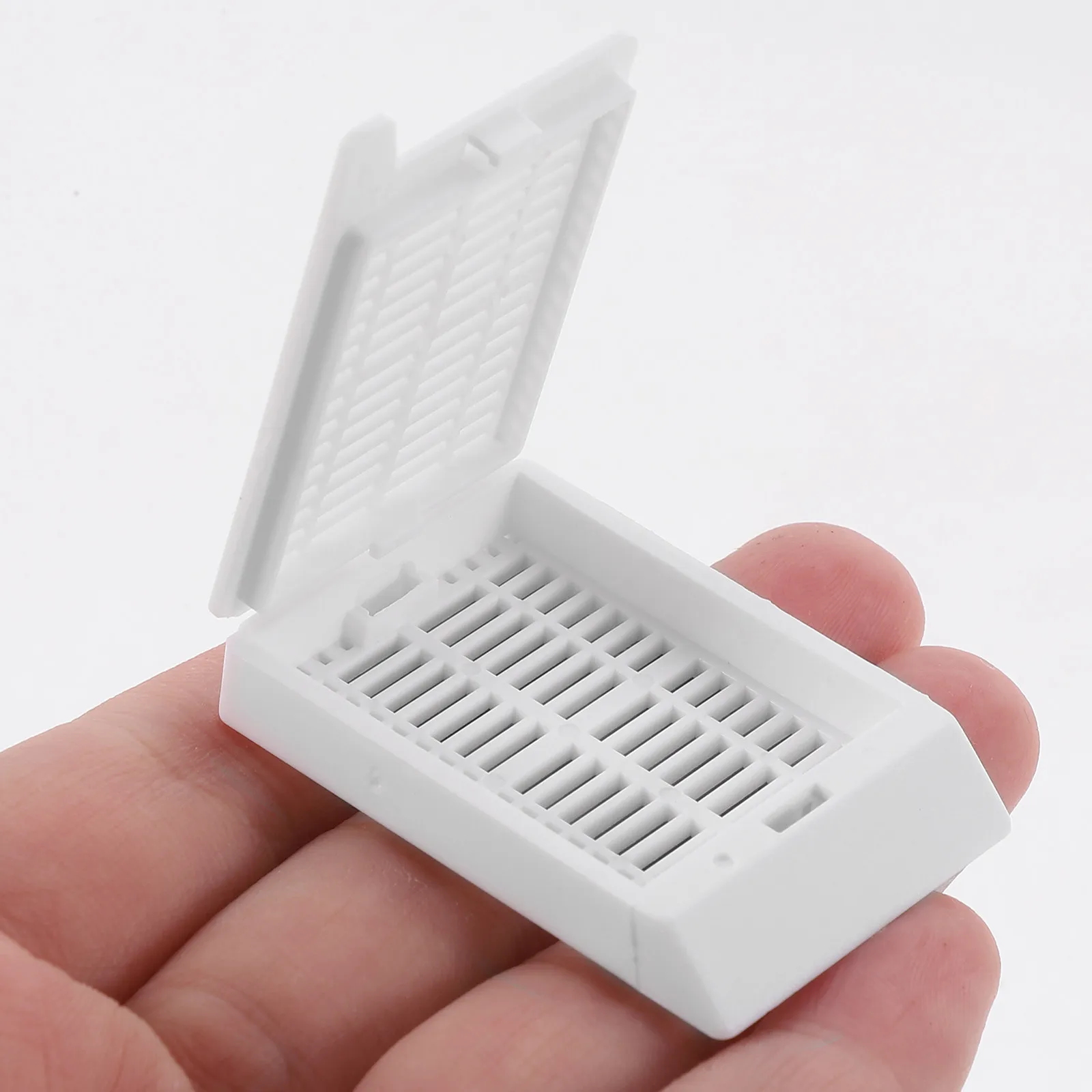 200pcs-embedding-cassette-square-hole-plastic-tissue-processing-cassette-flow-through-strip-hole-scientific-supply