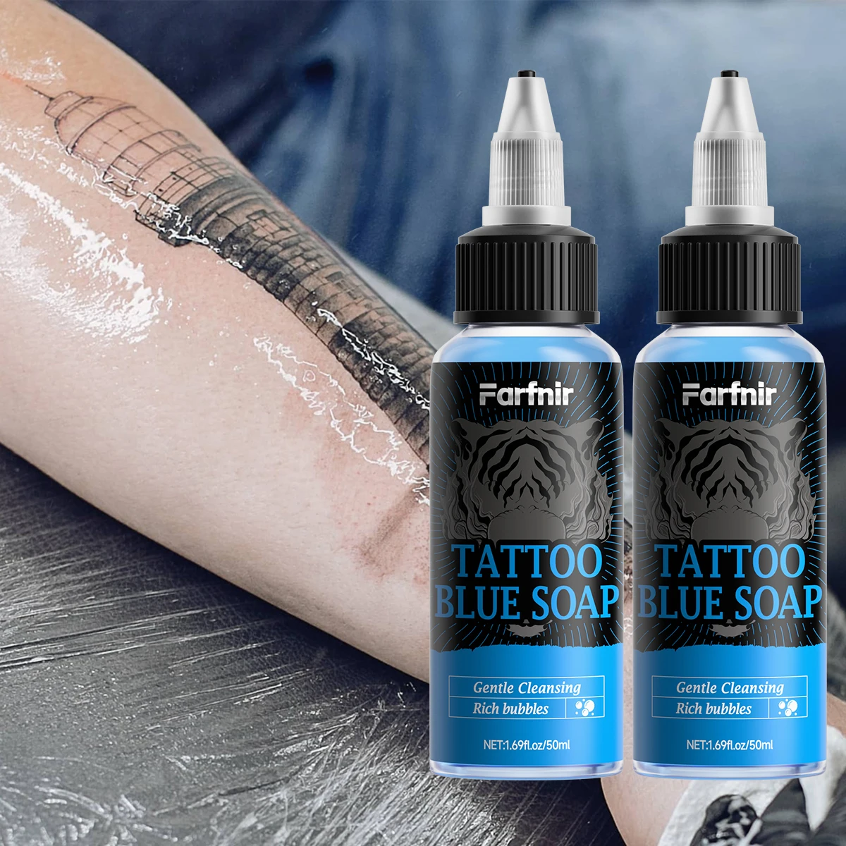 tattoo-blue-soap-formula-suave-com-espuma-delicada-hidrata-e-nutre-a-pele-apresenta-cores-vibrantes-e-cuida-suavemente-das-tatuagens