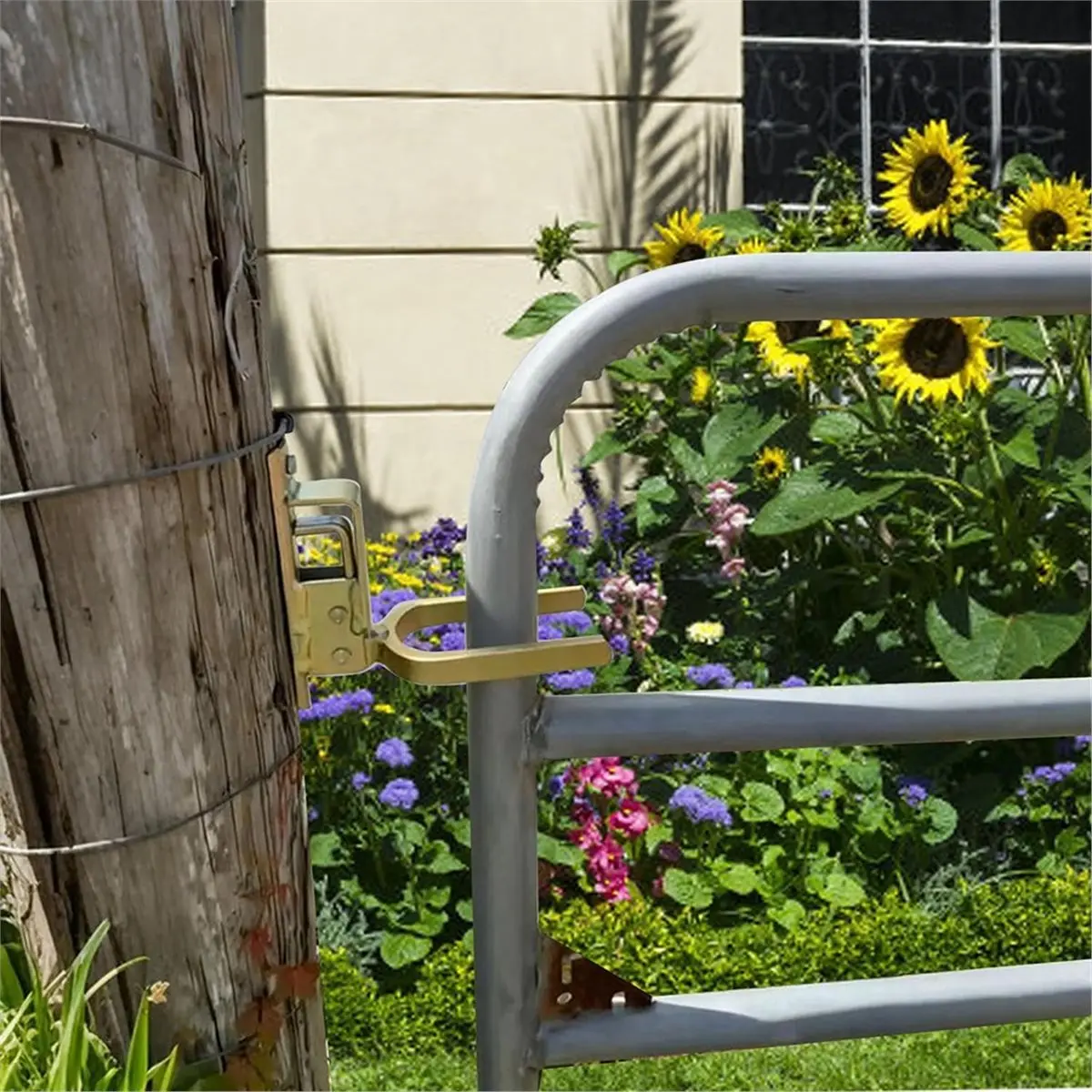 

2026 New 2pcs Heavy-Duty One-Hand Gate for Farm, Ranch & Backyard Auto-Lock, Rust- Steel, Easy Install