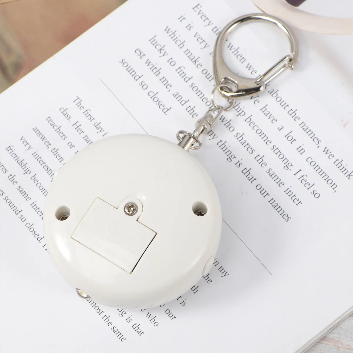 Personal Safety Emergency Alarm Loud 125Db Mini Keychain Panic Security Anti-Attack Sensor Black for Travel Children Women