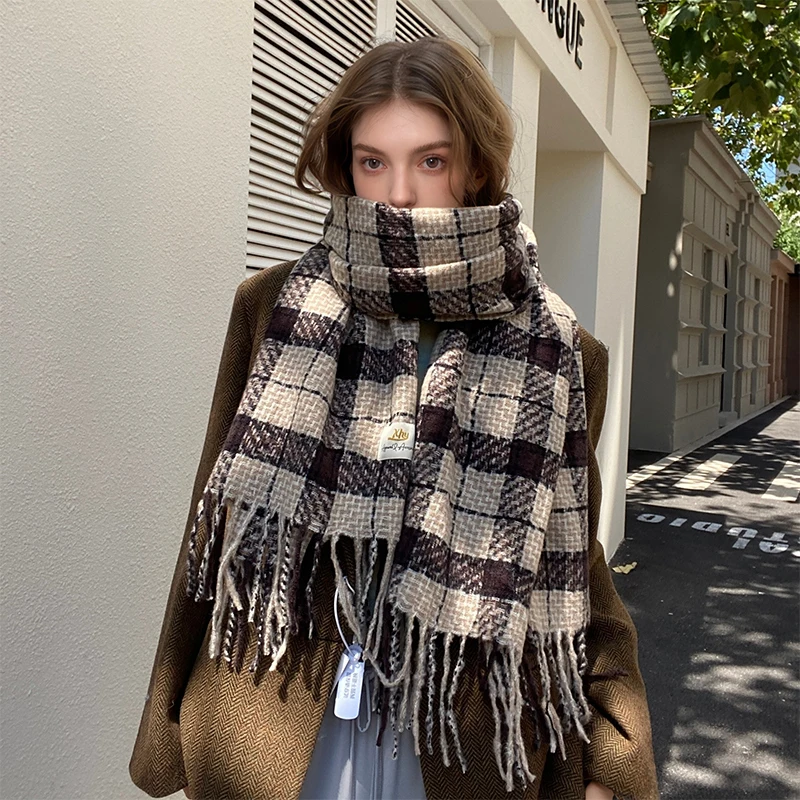 2024 Korean Vintage Style Color Block Plaid Woven Trench Scarf Women's Winter High-End Feel Warm Fringed Shawl Versatile