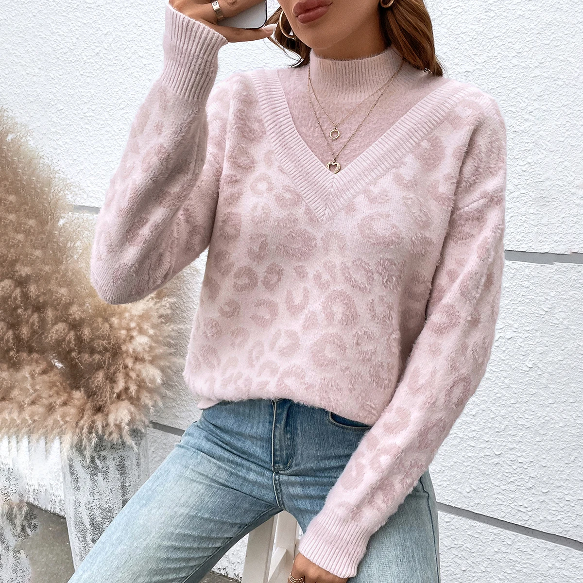 Autumn and Winter Women\'s Pullover V-neck Long Sleeve Contrast Lantern Sleeve Plaid Stripe Loose Fashion Casual Sweater Tops