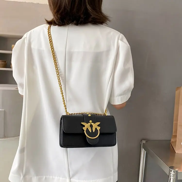 

Новая квадратная сумка в стиле K-Style 2026 года, модная универсальная сумка через плечо с регулируемым ремнем-цепочкой для повседневного использования женщинами