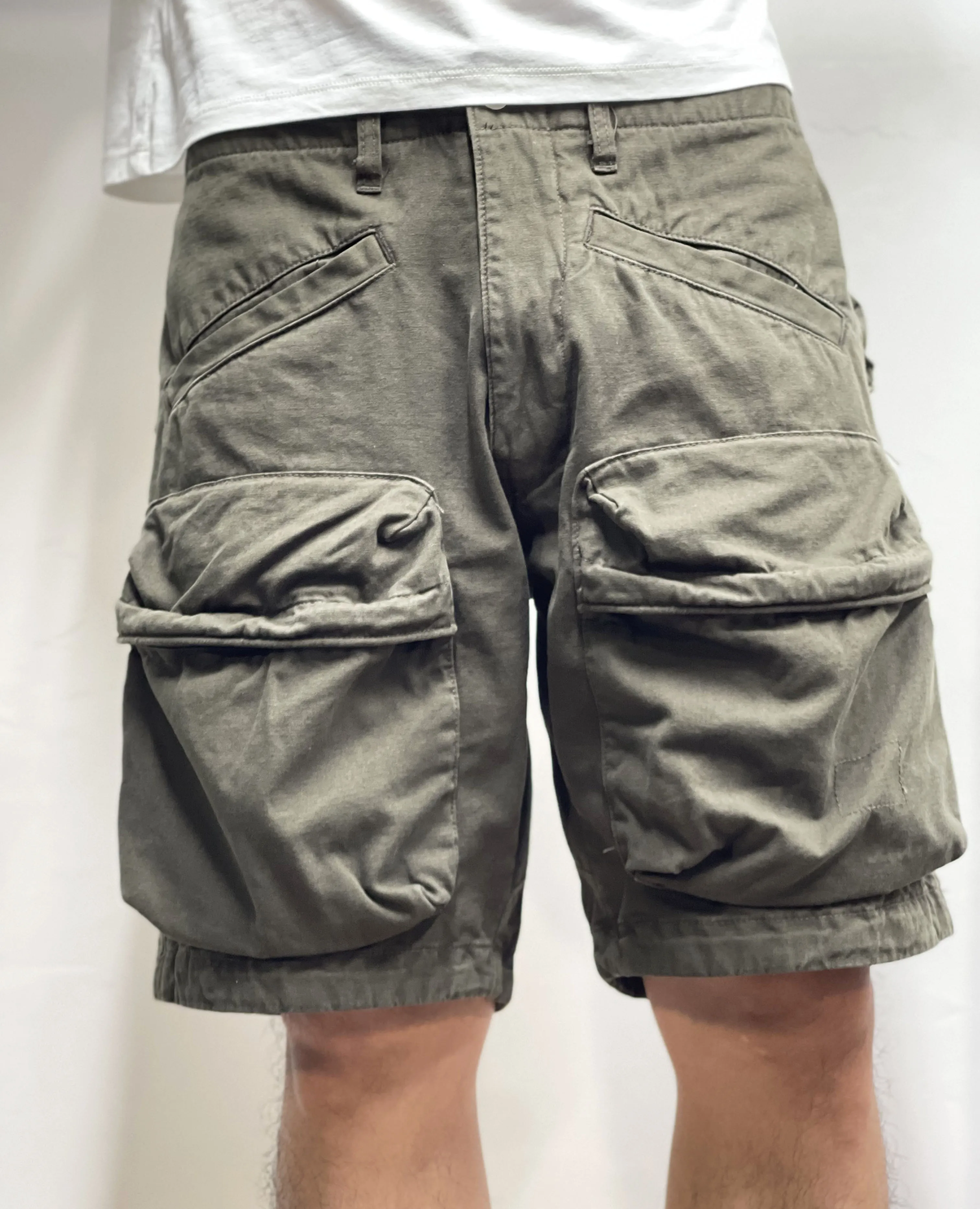 

RELAXED CARGO SHORTS dyed washed three-dimensional shorts