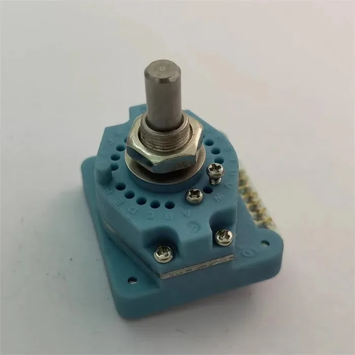 Used Code 5witch EC-B1J-23 digital toggle switch