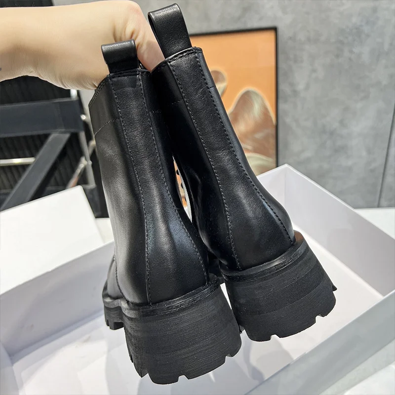 قماش جلد البقر عالي الجودة مع بطانة من جلد الغنم أحذية تشيلسي النسائية أنيقة ومريحة 25090740