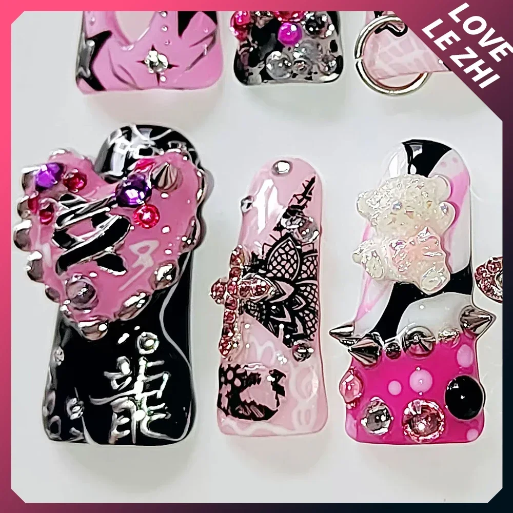 Handgemachte Y2K Press On Nails 3D Schwarz Pulver Kleine Schlangen Entenschnabel Spitze Strass Punk Niete Schöne tragbare gefälschte Nägel