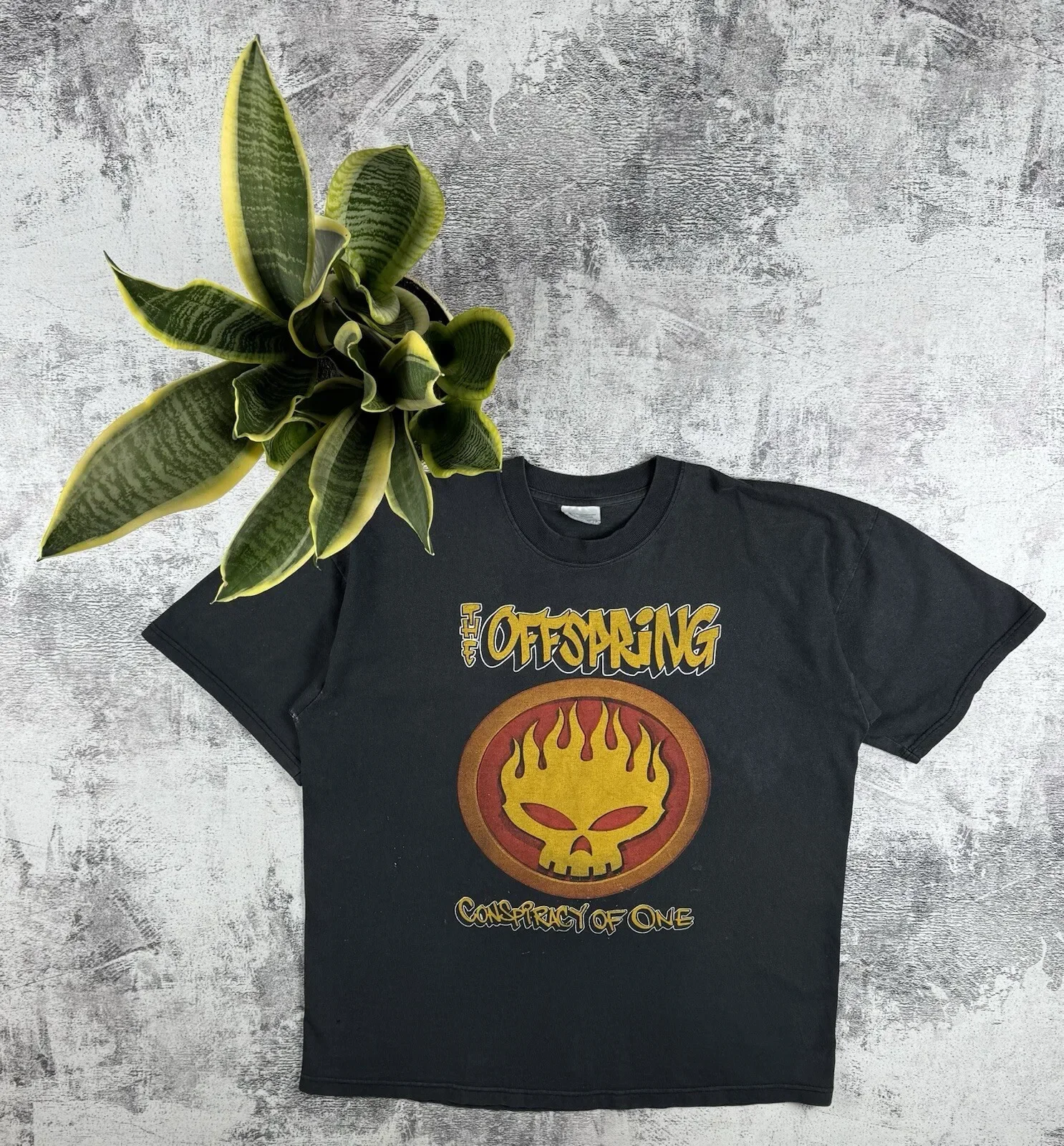 Band Tee Faded 90S - Kaos Vintage 90-an Offspring 2001 Skulls