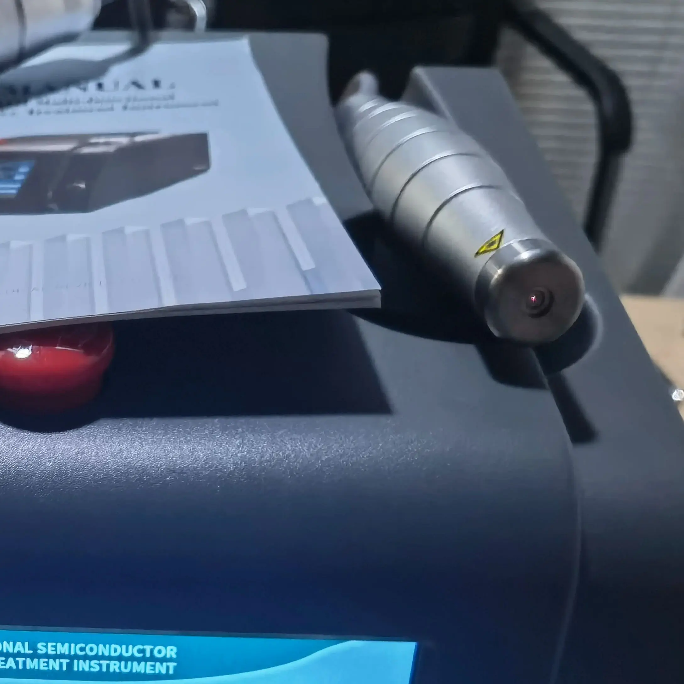 

Deep Penetration 808nm 650nm Cold Laser Device, Professional Grade Red Light Therapy for Muscle Recovery and Joint Pain Relief