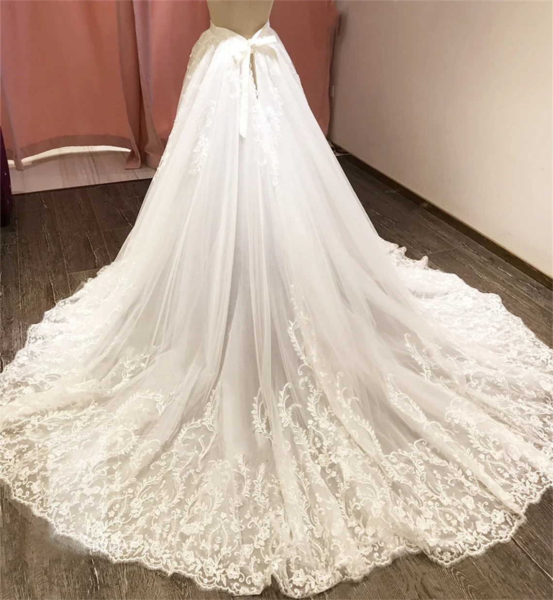 

Luxury Lace Appliques Detachable Train Wedding Removable Skirt For Dresses Bridal Overskirt