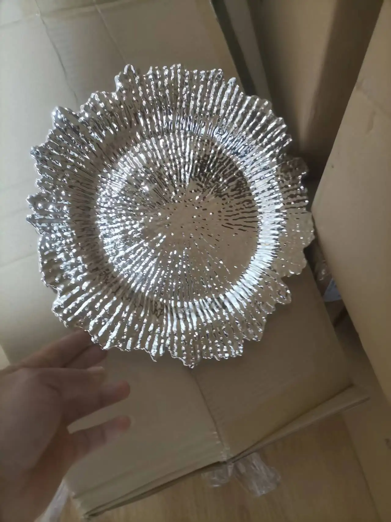 120/300 Stück Runde Platzteller, Kunststoff-Präsentationsplatten-Set, Tischdekoration für Hochzeiten, Bankette, Weihnachten – Detail 7