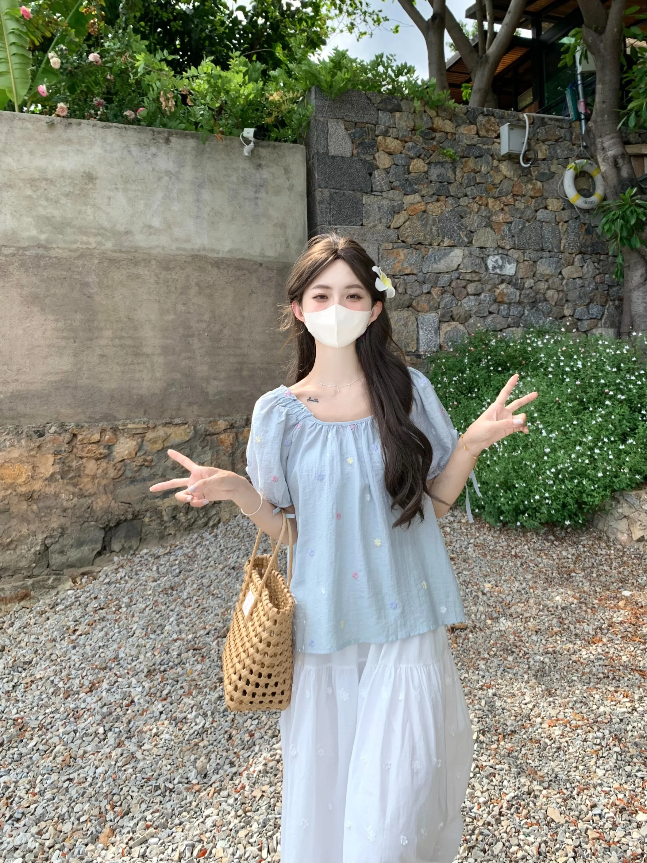 

Женская рубашка в корейском стиле с цветочной вышивкой, поясом и узлом, коротким рукавом, свободного кроя, с квадратным воротником, омолаживающая, весна