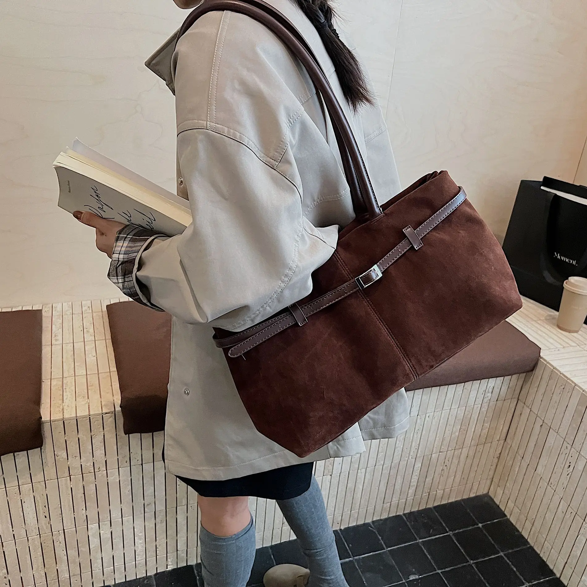 ريترو المارون حمل حقيبة المرأة حزام من الجلد الجلد المدبوغ سعة كبيرة حقيبة كتف السيدات بلون قسط تخفيف حقيبة تحت الإبط 2025 #3