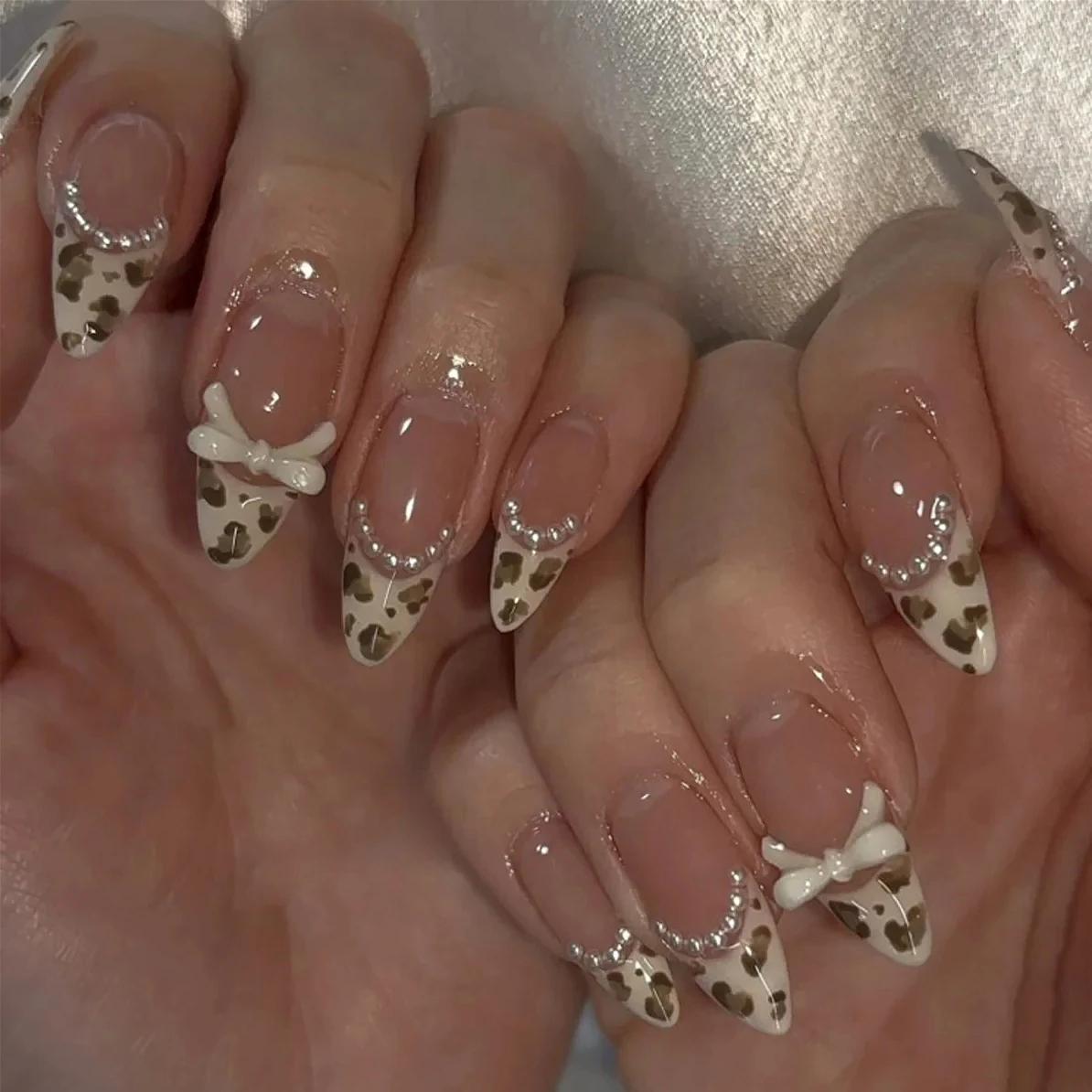 ثعبان نمط خط معدني زهرة اللوز الأظافر كاذبة Bowknot اللؤلؤ ليوبارد تموج طويل وأشار رسومات أظافر وهمية اضغط على أدوات الأظافر