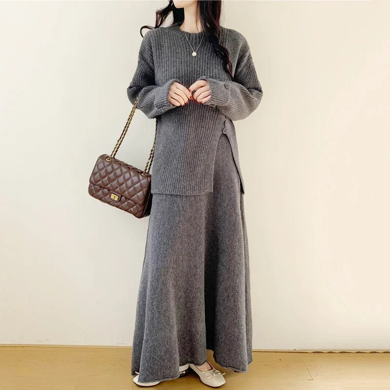 Design irregolare da donna Spessore ed elegante maglione lavorato a maglia con spacco Gonna donna a pieghe con volant Set due pezzi Girocollo Pullover Outfit