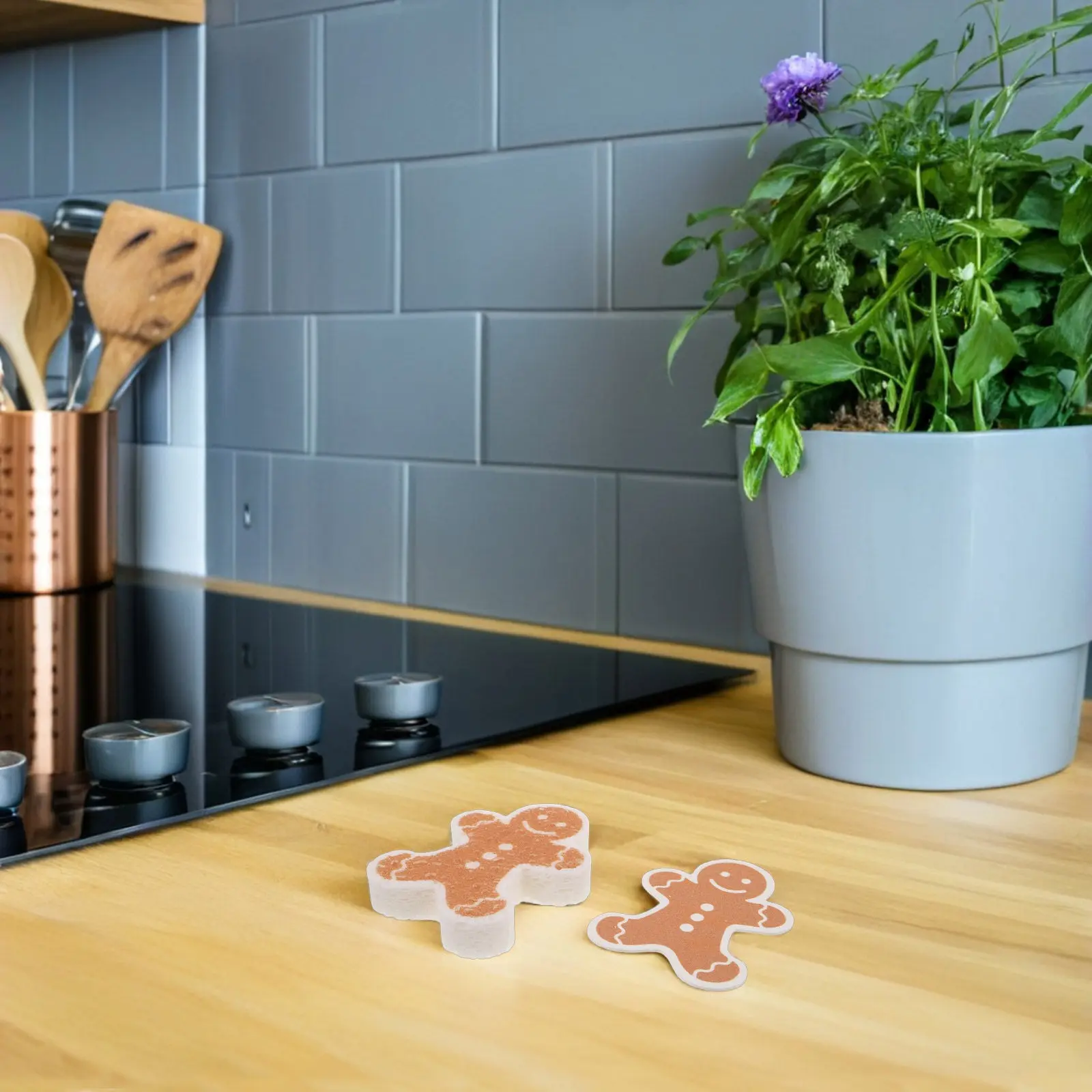 6Pcs Festive Gingerbread Sponge Set Christmas Dishwashing Sponges Expanding Water Absorbent Scrubbers for Kitchen Sink Pan Bowl