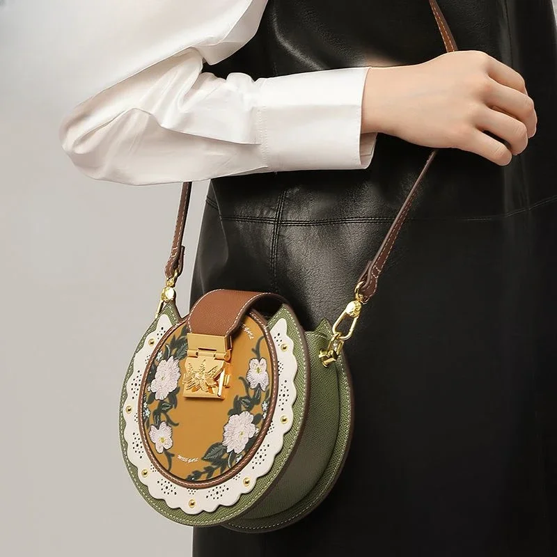 2024 New Leather High-end Niche Design Bag Female Bag Circular Lolita Stlye Boston Handbags Pu Crossbody Purses Bowling Handbags