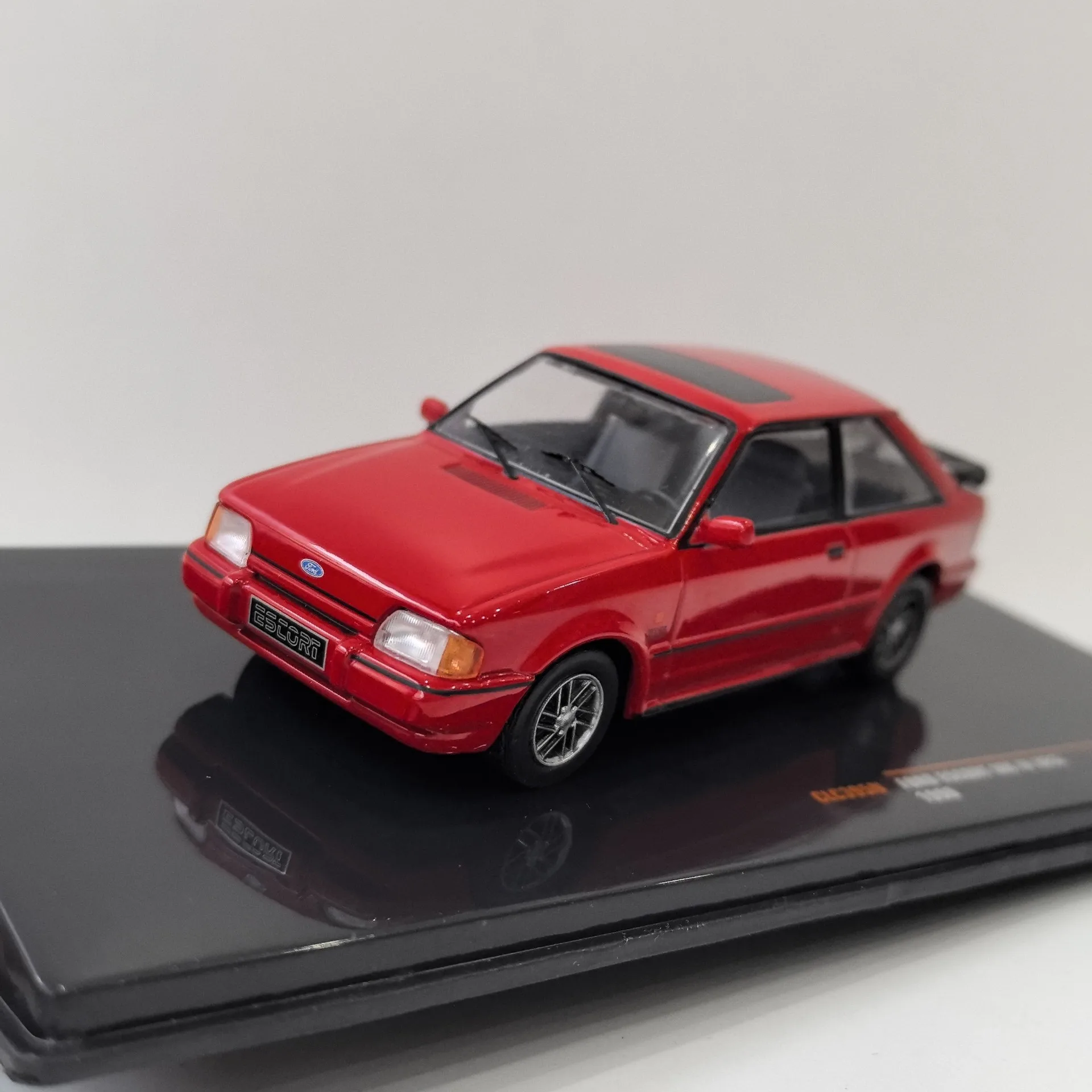 

Литой под давлением IXO масштаб 1/43 FORD ESCORT MK IV XR3i1990 Ford автомобиль из сплава, модель автомобиля, Коллекционная игрушка, подарок, сувенир, украшение для дисплея