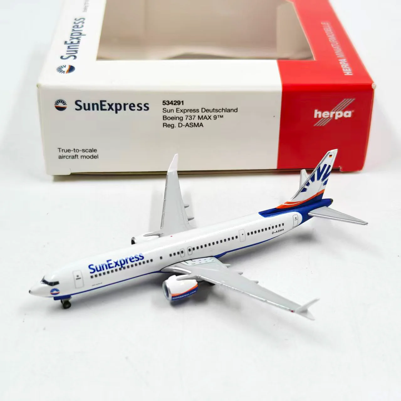 Diecast Herpa 1:500 Scale SunExpress 737 MAX 9 534291 Alloy