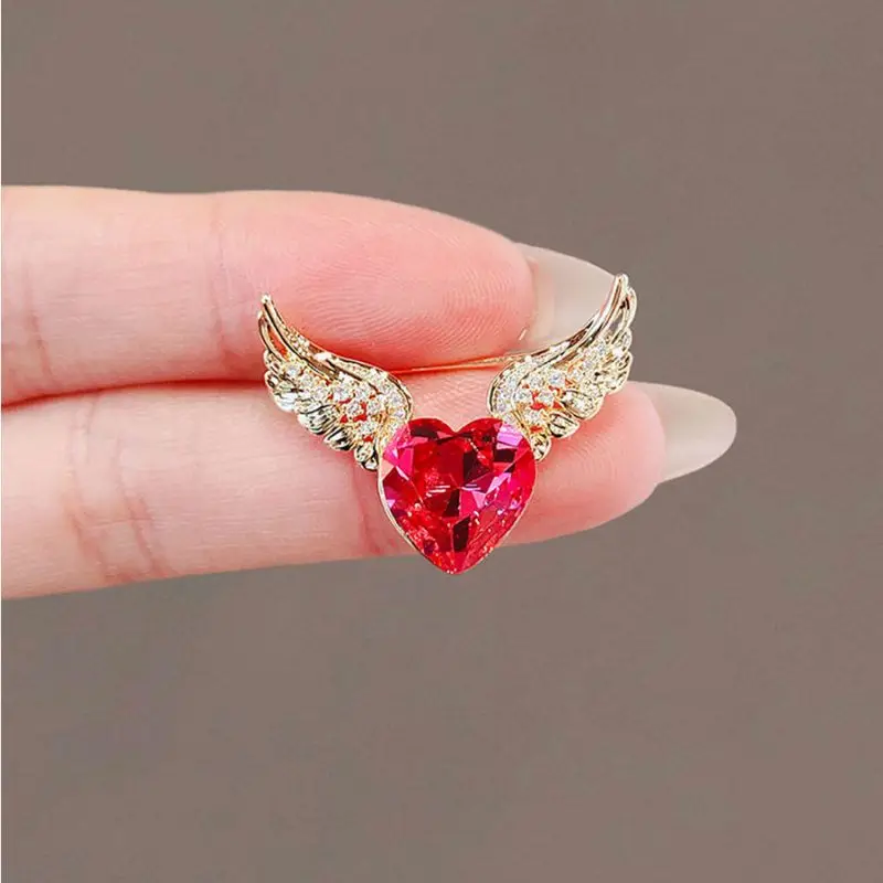 Beautiful Rhinestone Angel Wings Love Heart Brooches for Women Crystal Pins Casual Party Accessories Gifts