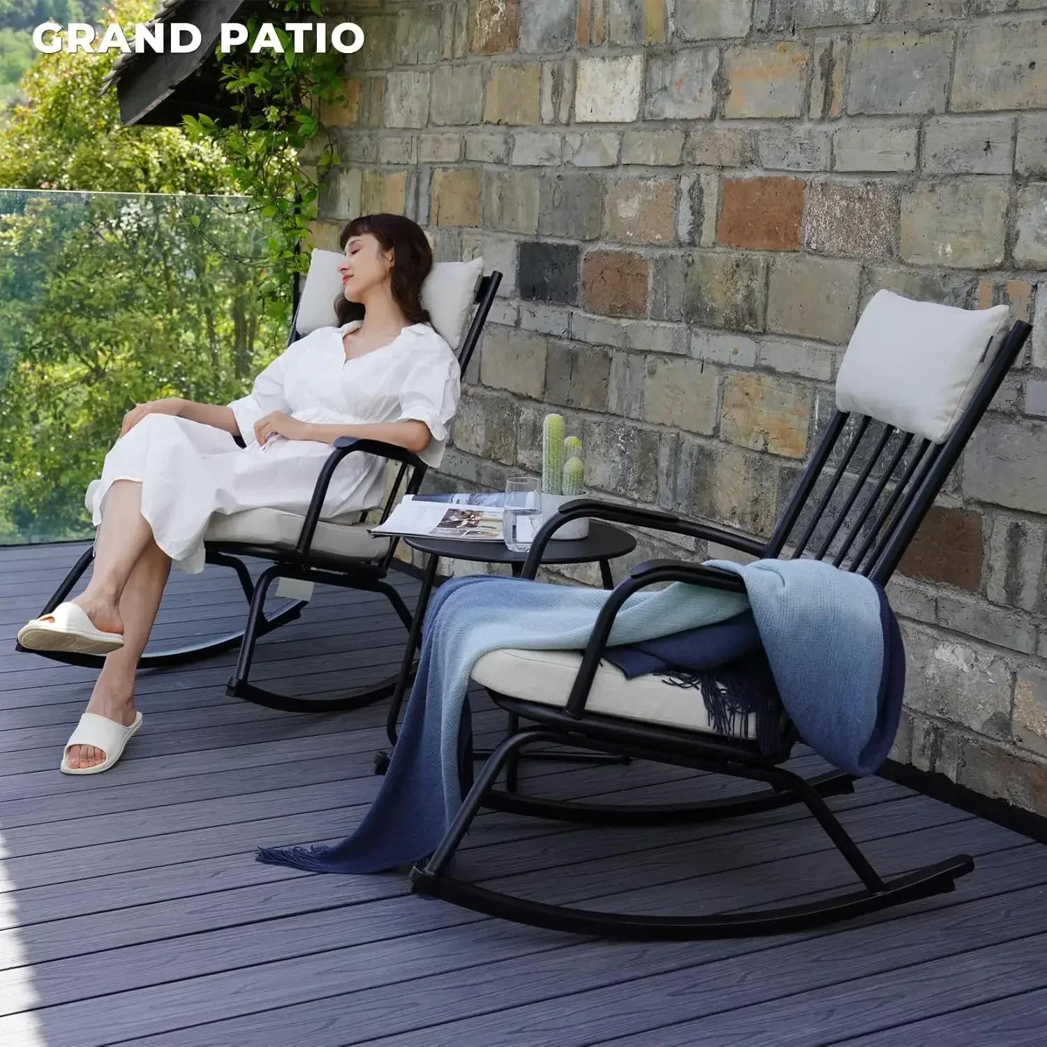 [¡Nueva llegada, ¡Compre ahora! ]Juego de sillas de balanceo para exteriores de 3 piezasSillas de balanceo de acero con cojines y mesa auxiliar redonda de 18 pulgadasOutdoorBistroSetf