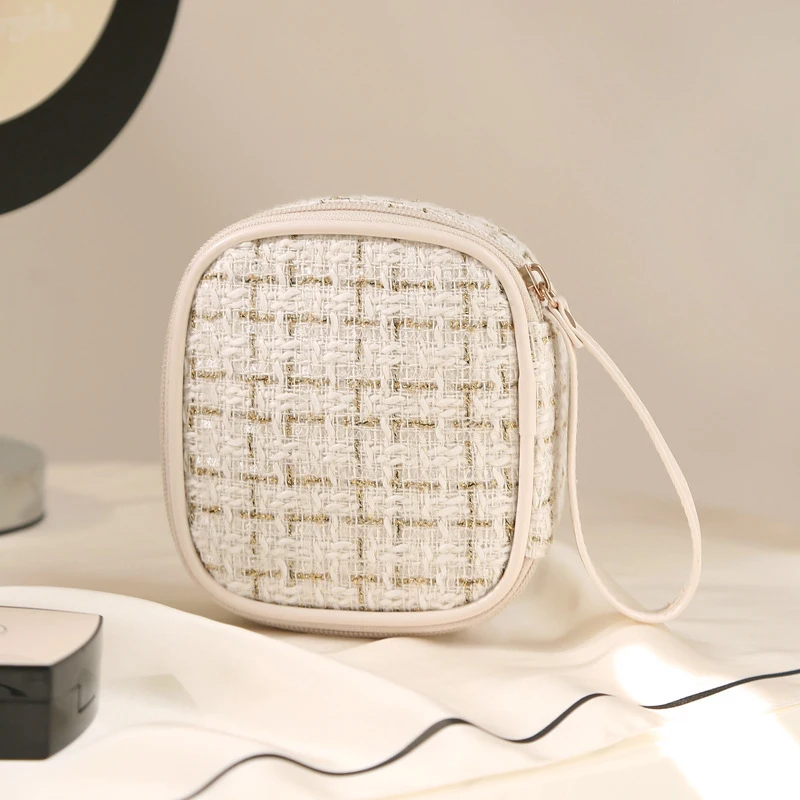 New Net Red Lipstick Bag Light Luxury Cosmetics Storage Bag Portable Travel Senior Small Fragrant Wind Tampon Bag