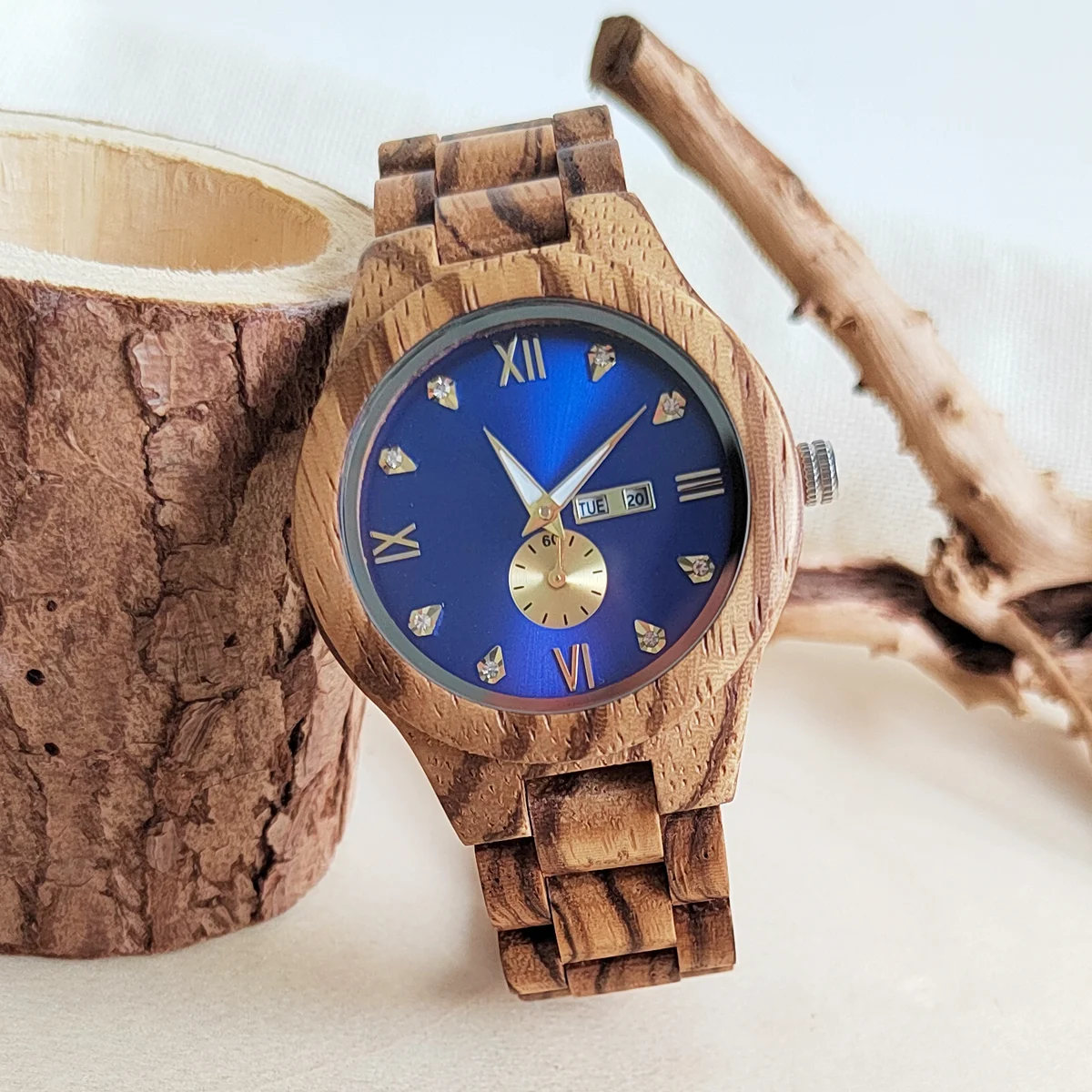 Wood Women Watches Wrist for Woman Luxury Fashion Ladies Quartz Wristwatches Luminous Date Week Wooden Watch Girlfriend Gift