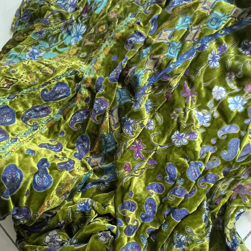 tissu-en-velours-brule-vert-soie-a-motif-floral-cachemire-vendu-au-metre-pour-robes-d'ete-tissu-de-createur-micro-transparent-largeur-140-cm