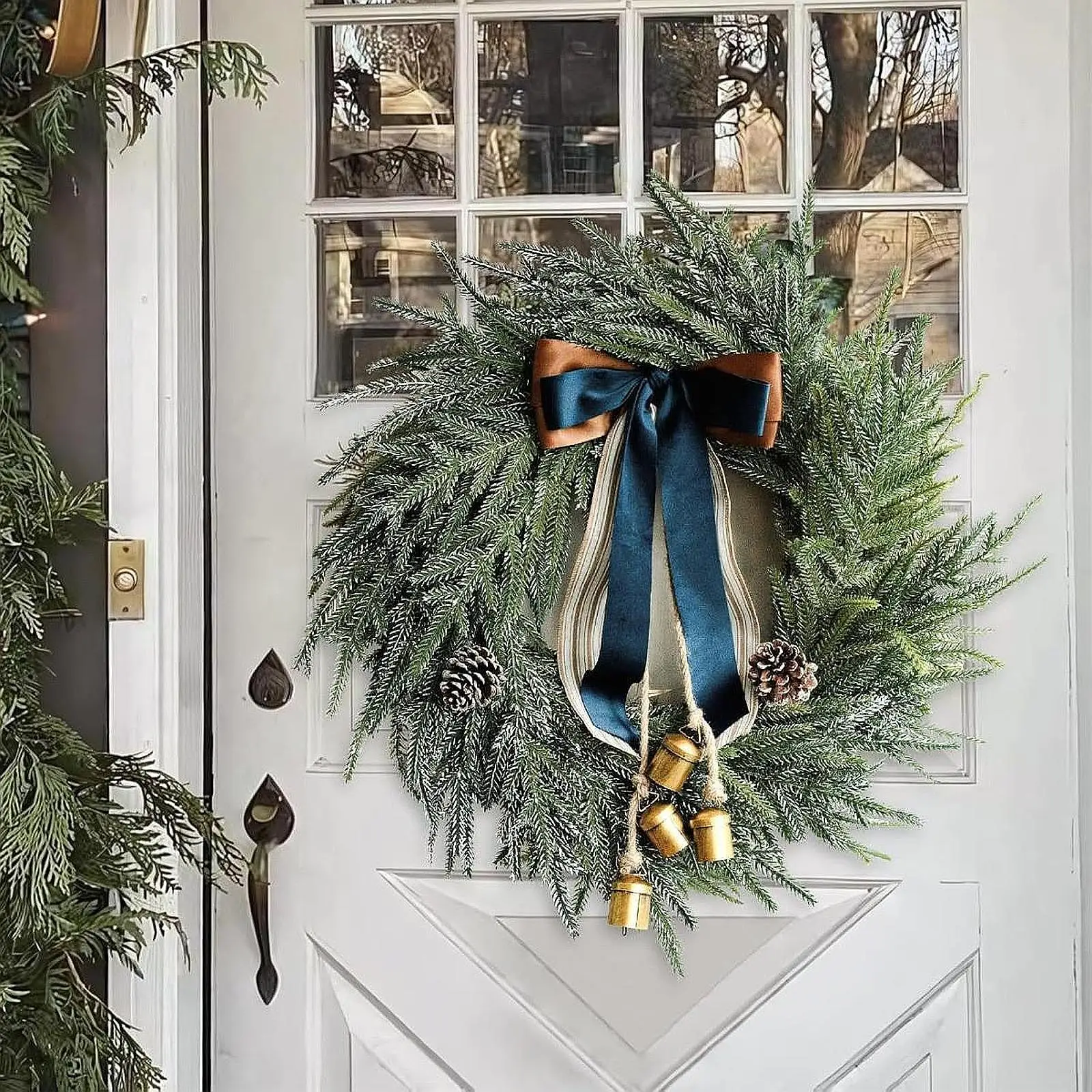 

Artificial Christmas Wreath Holiday Garland Decoration Outside Housewarming Front Door Wreath for Living Room Hotel Office
