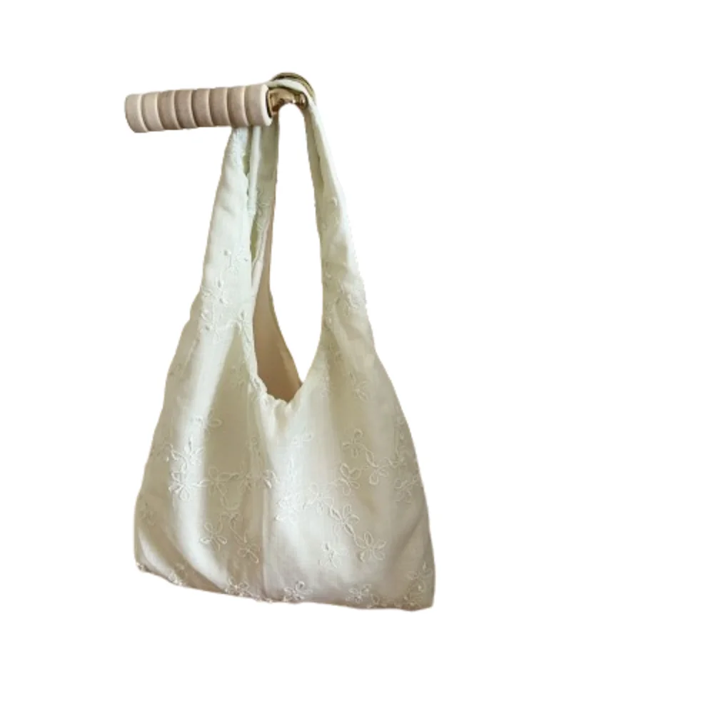 

Fashion Large Capacity Chiffon Tote Bag Portable Casual Single Shoulder Bag Commuting Small Flower Shopping Handbag Students
